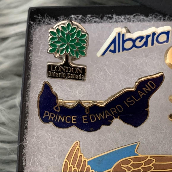 Vintage Pin Lot Canadian - Picture 5 of 9